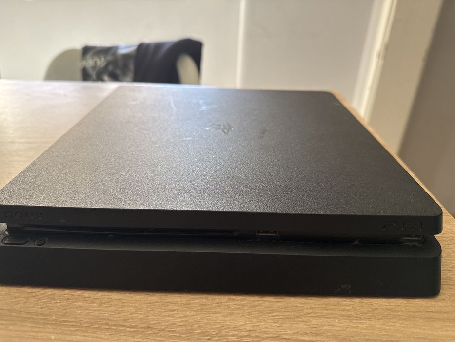 Playstation 4 em bom estado problem com software