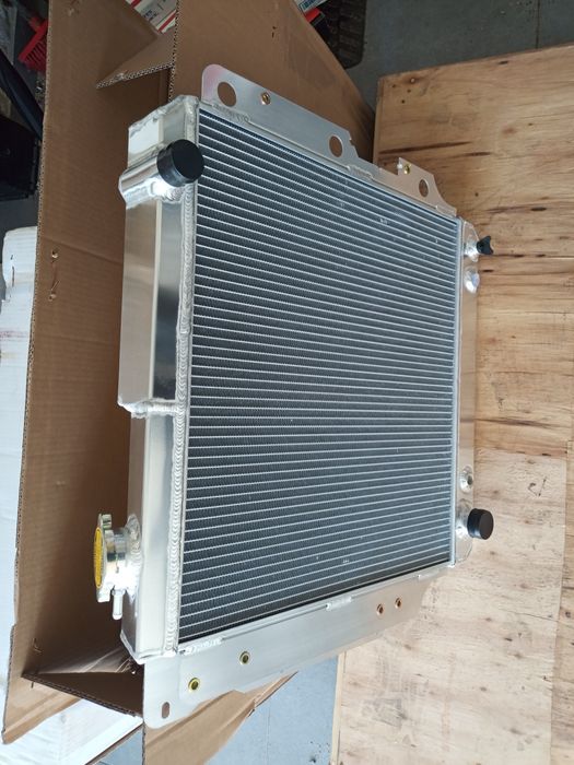 Radiador Jeep Wrangler Yj/Tj 2.4L 2.5L 4.0L 4.2L
