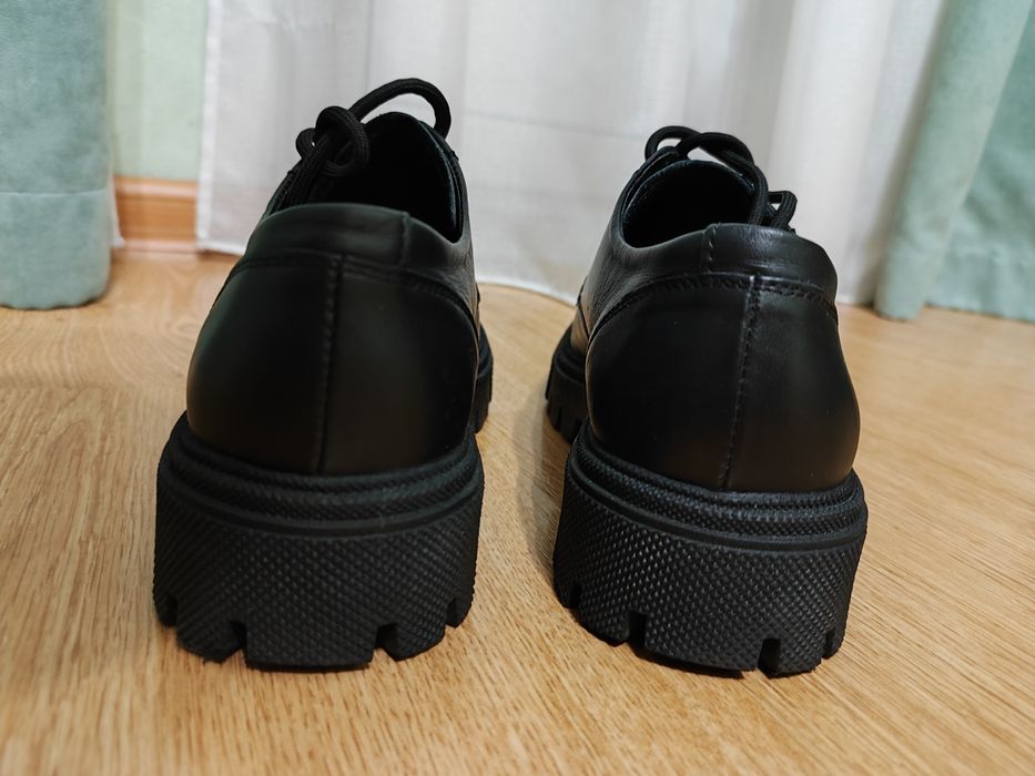 Шкіряні туфлі оксфорди жіночі