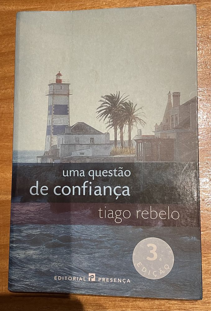 Vários livros de Tiago Rebelo