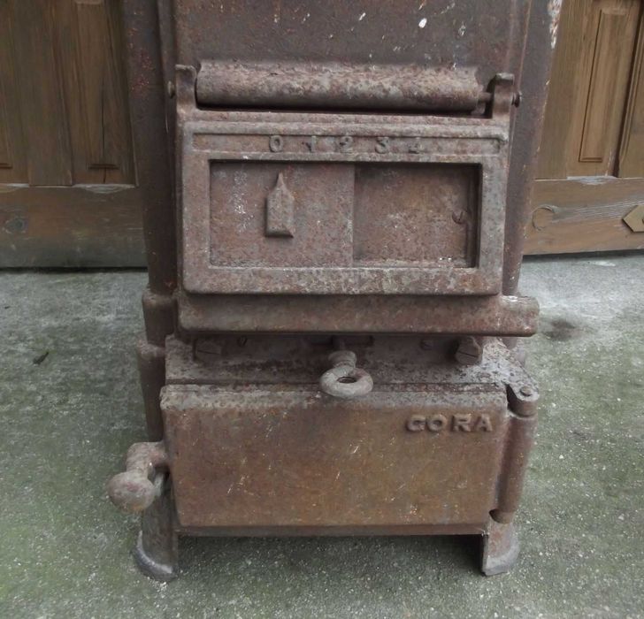 Piec typ koza używany stary żeliwny zabytkowy