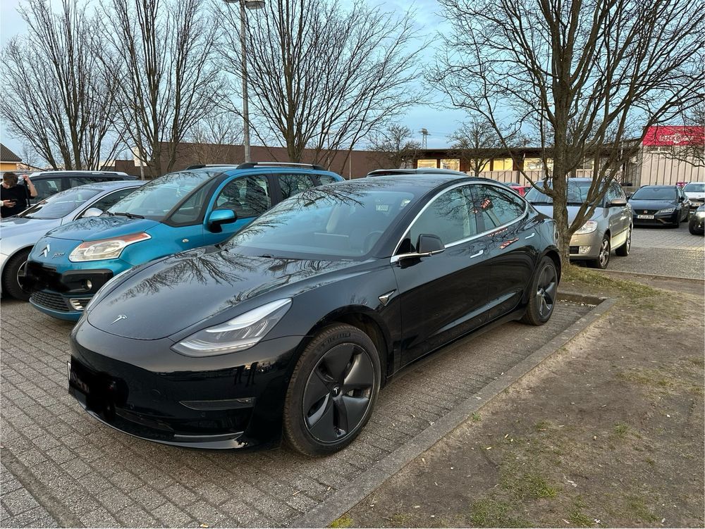 Tesla Model 3 SR Plus