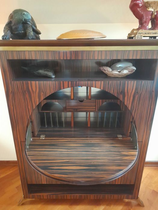 Бар, барна стійка, журнальний стіл зебрано