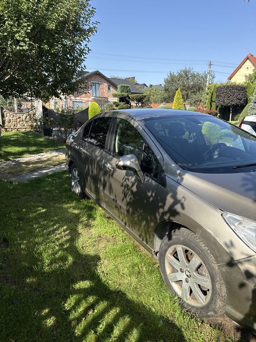 Продаж авто пежо 408  2012 року