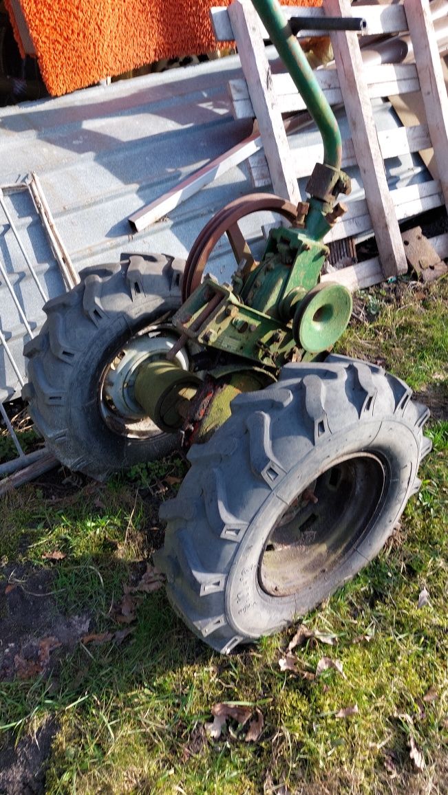 Traktorek dwukołowy dzik fm70