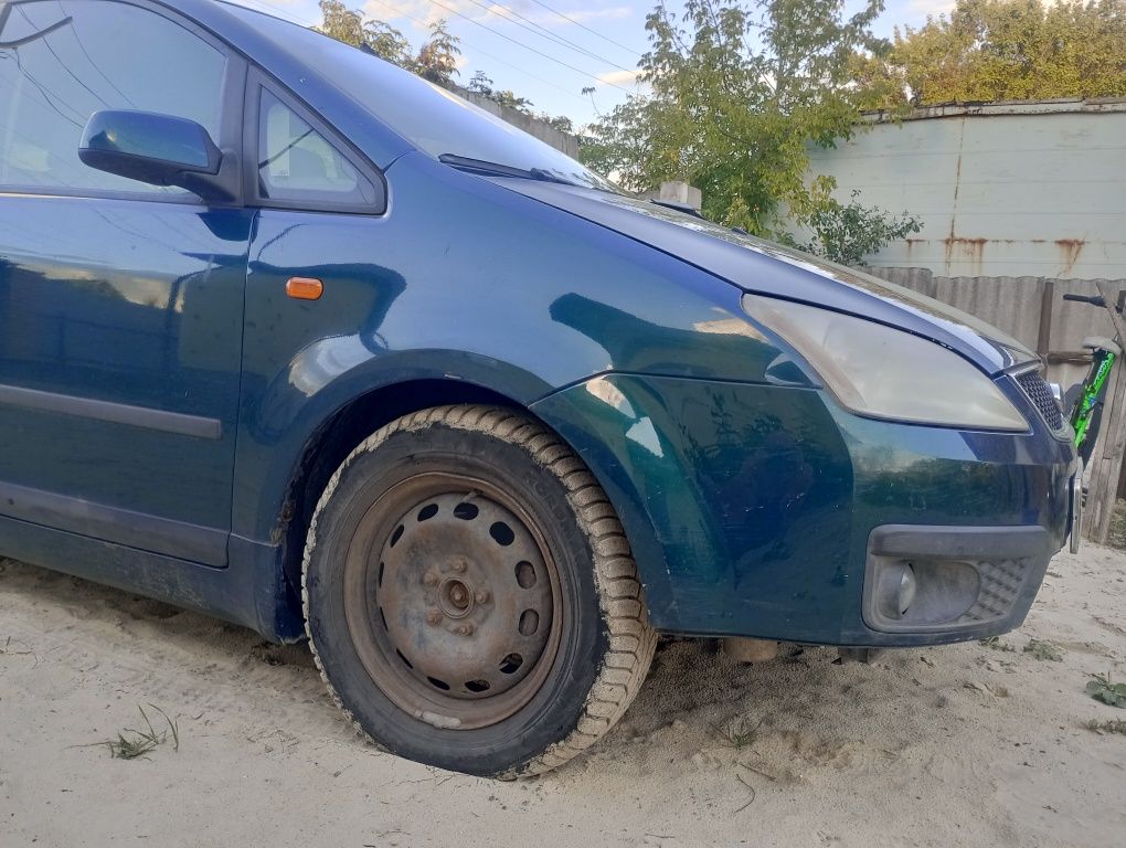 Автомобиль Ford C-max