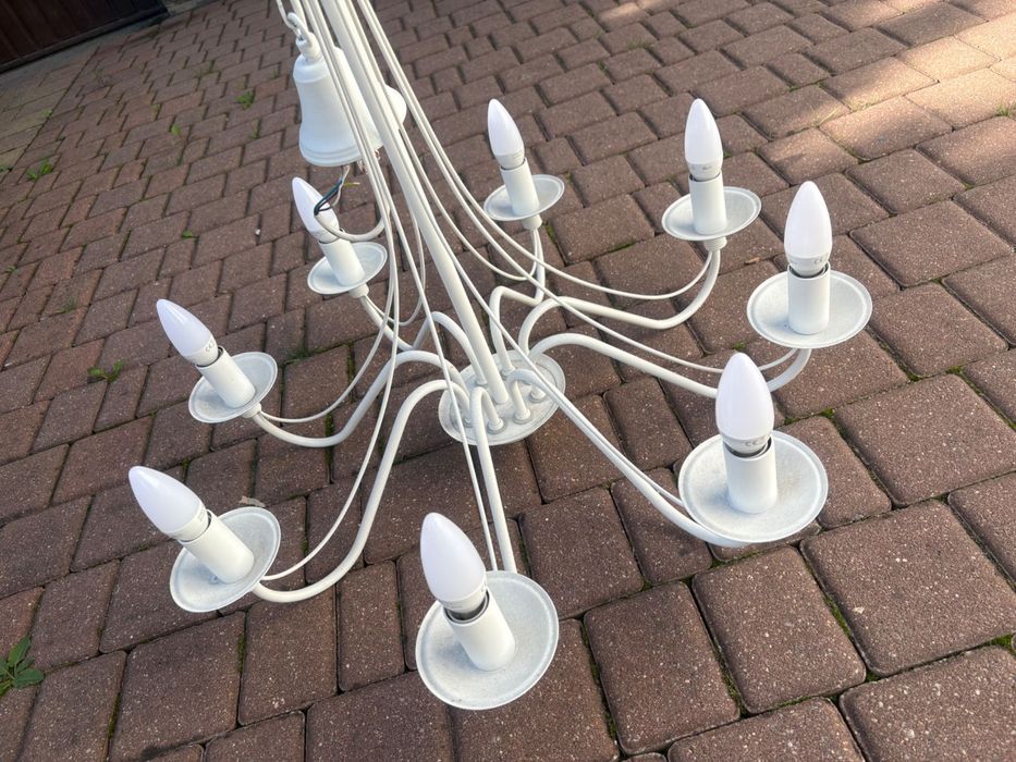 Lampa biała wiszaca
