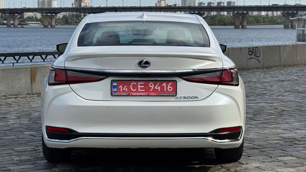 Продам Lexus ES 300 Hybrid 2021 Ідеальний і Максимальний