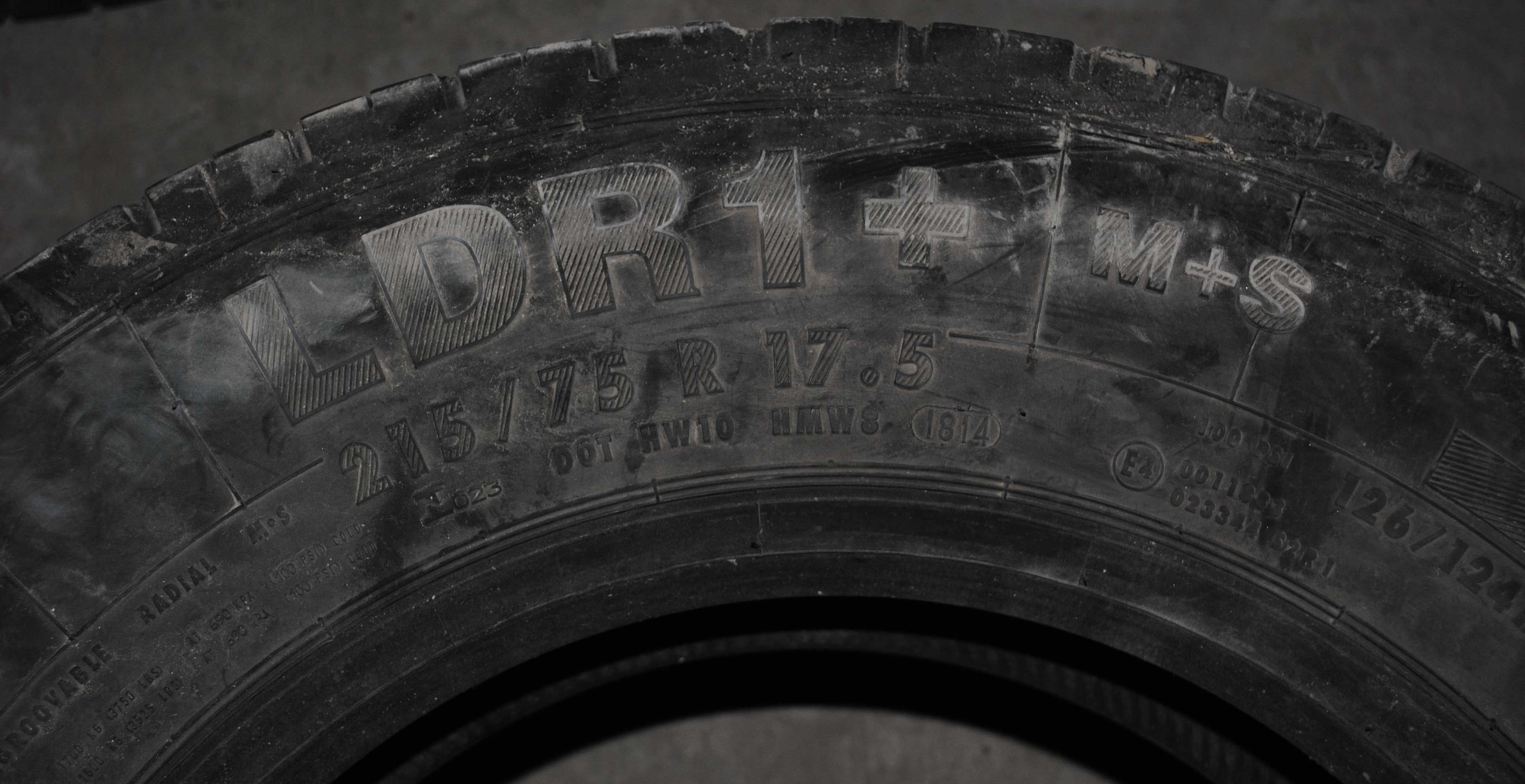 1 шина Continental Conti Hybrid LDR1 215/75 R17,5 вип. 1814