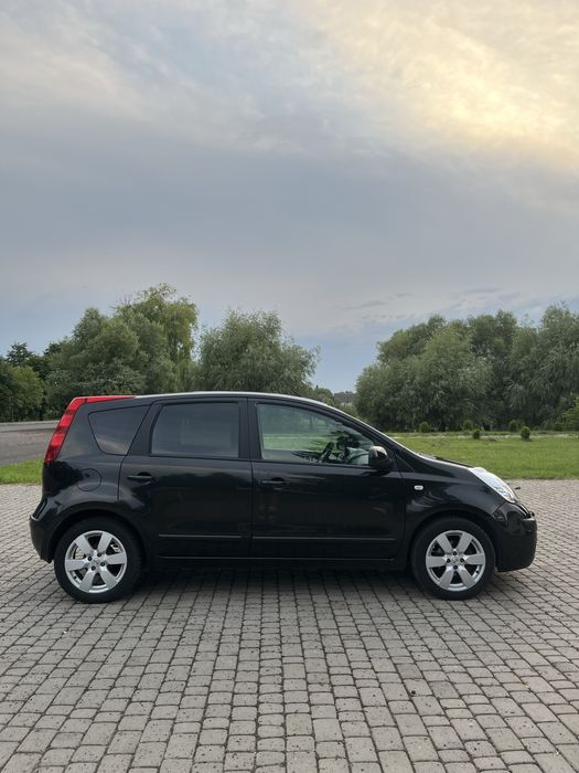 Nissan note 1.6 бензин