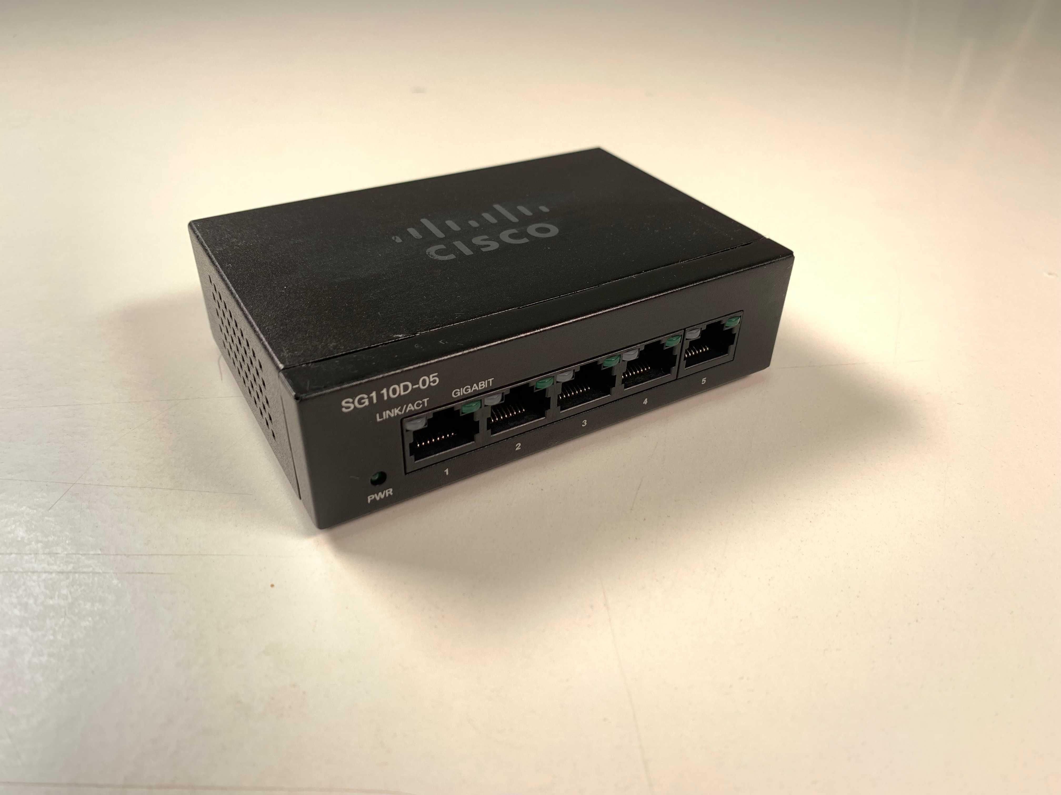 Switch Cisco 5 Portas SG110D-05.