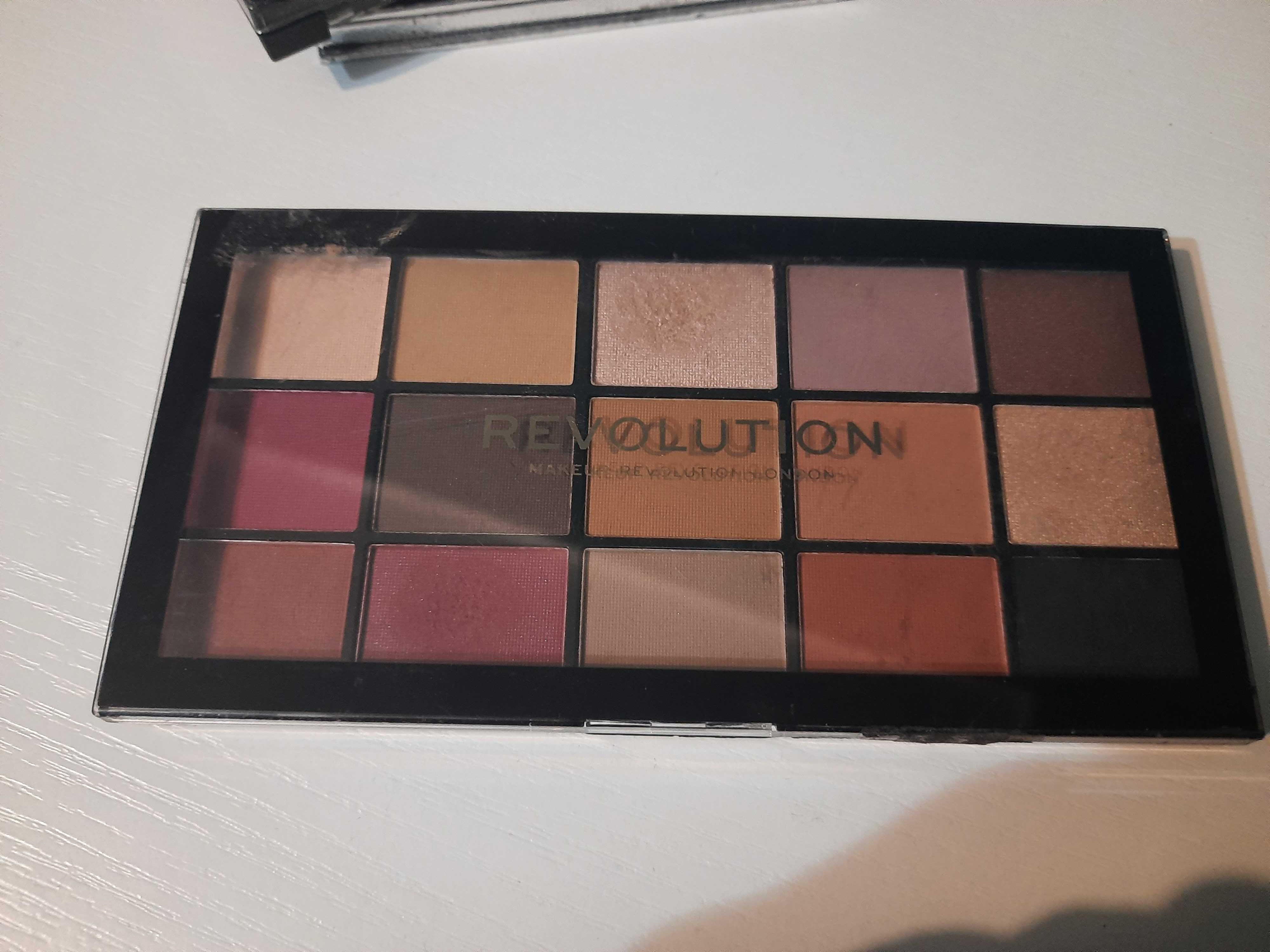 Paleta cieni revolution reloaded iconic vitality