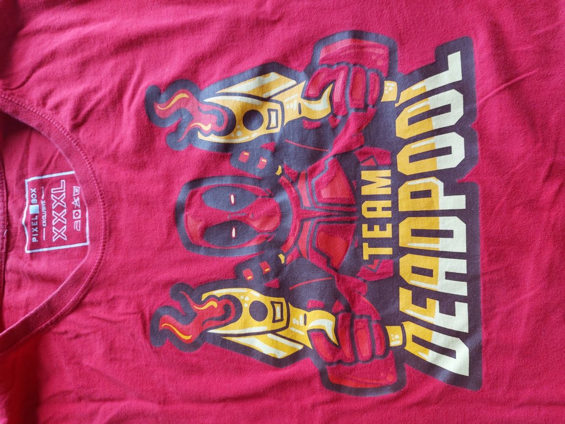 Używany męski czerwony t-shirt Team Deadpool z PIXEL BOX, rozm. 3XL