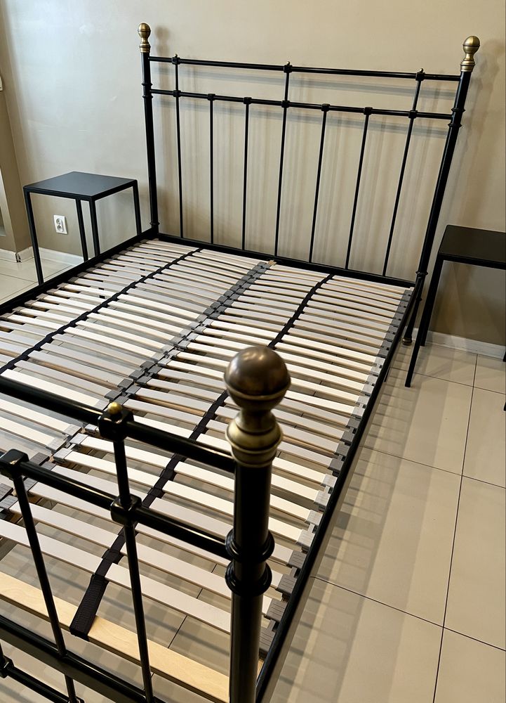 Sprzedam łóżko Ikea 160x200, ze stelażem, materac gratis