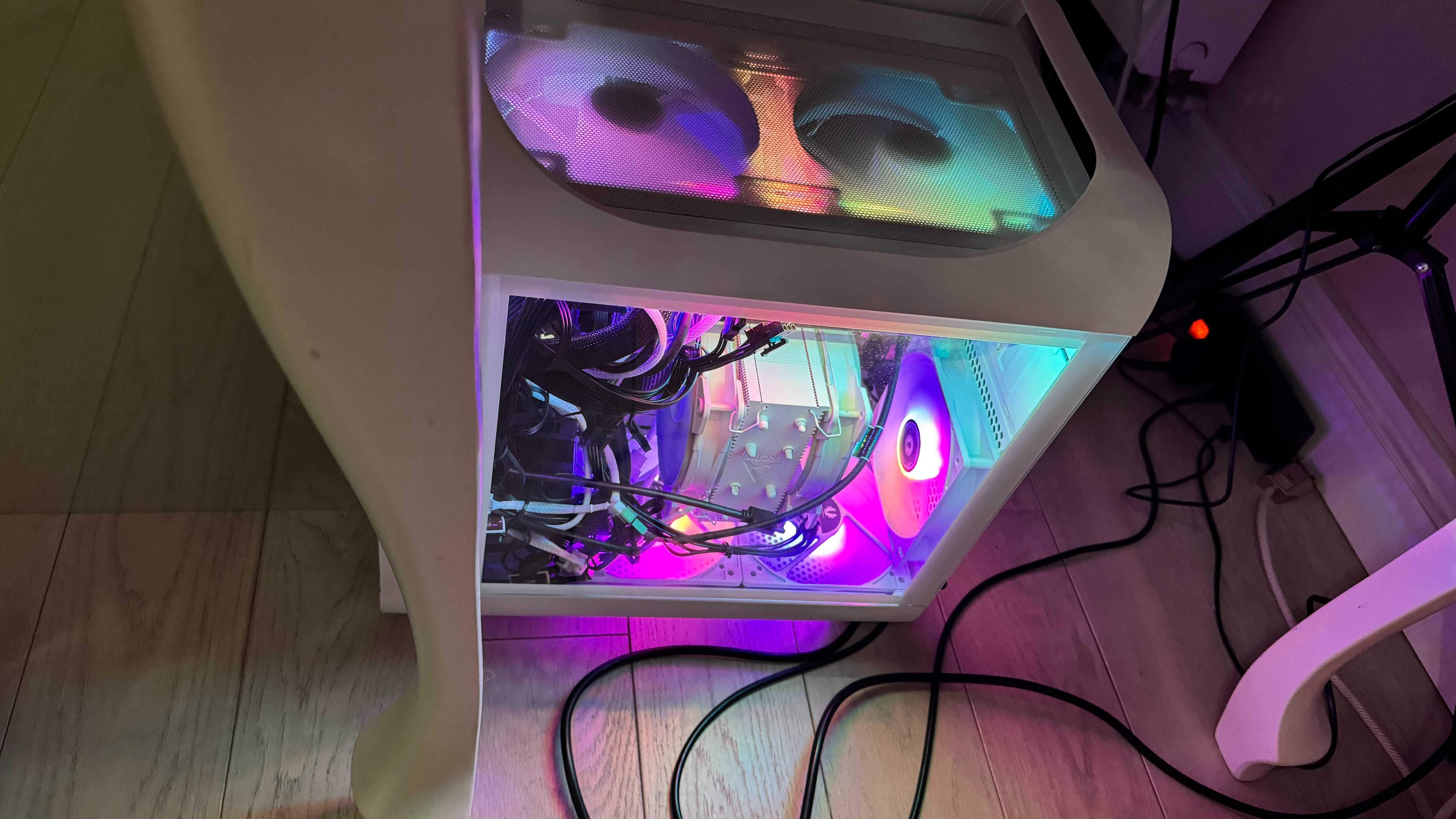 Komputer GAMING PC Mini ITX 32GB RAM Rx670XT Ryzen 7 3700X
