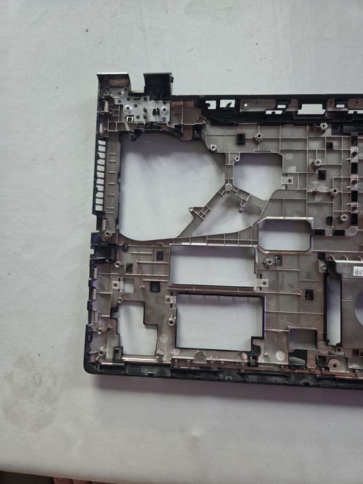 Sprzedam dolną obudowę do laptopa Lenovo G70-80