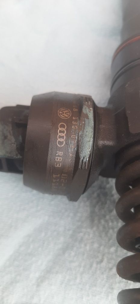 Bosch pompowtryskiwacz Volkswagen  Passat b5 lift 130 km