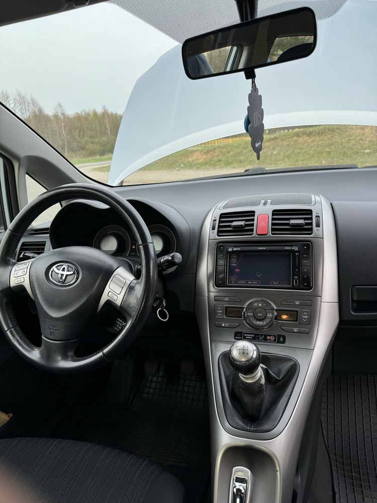 Toyota Auris 2.0 D-4D 2010 rok , łańcuch rozrządu  po lifcie.