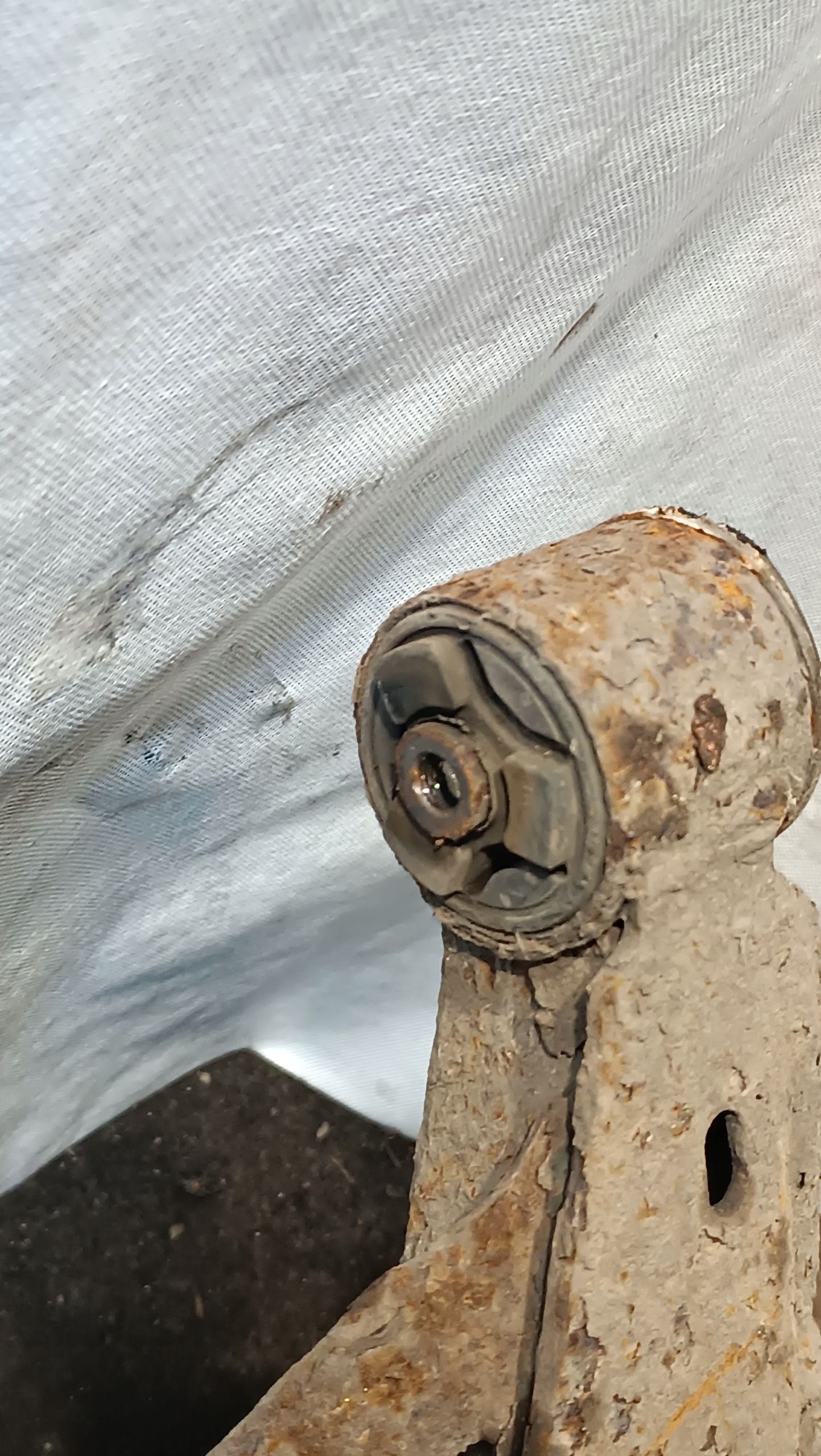 Belka Tylnego Zawieszenia Opel Corsa C 1.0B 2001r bębny