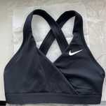 Топ NIKE (S) i (M) CQ9289-010