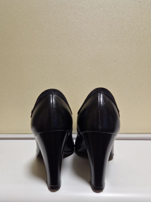 Женские кожаные туфли