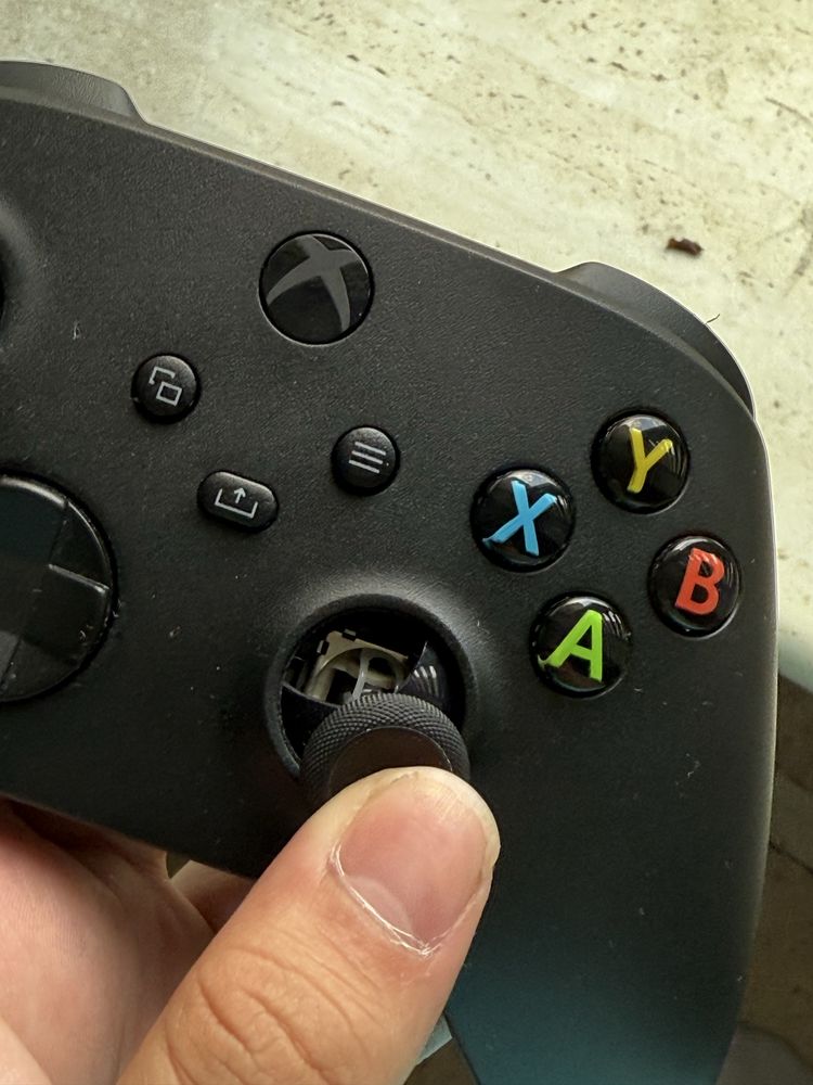 Konsola Xbox one X 1tb +kontroler z wada