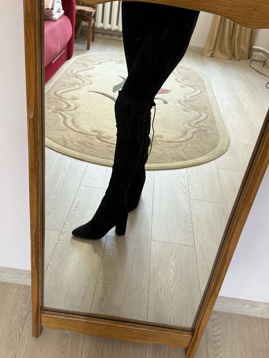 Ботфорди жіночі.