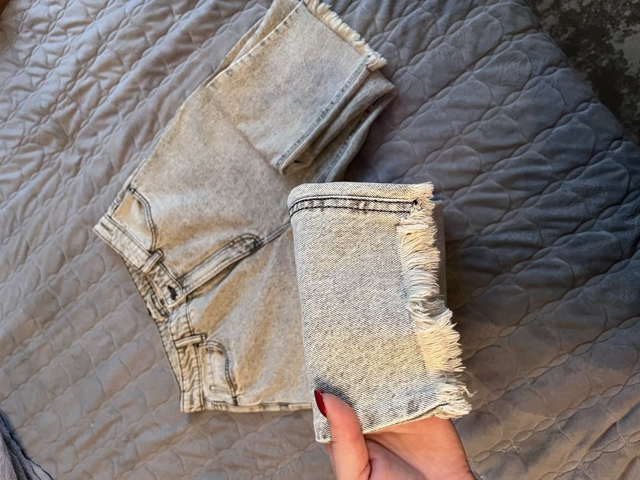 Продам джинси MOM