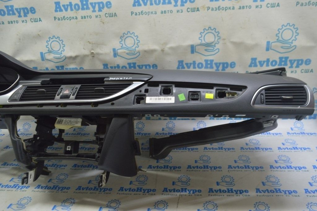 Торпедо передняя панель с AIRBAG Audi A6 C7 12-18 без проекции, черн (