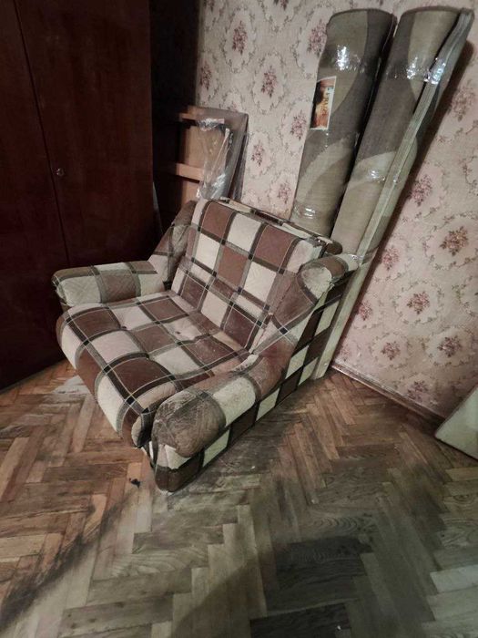 Крісло. В задовільному стані.