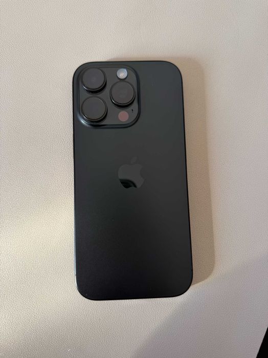 iPhone 16 Pro (Black) - 128GB - Como Novo!