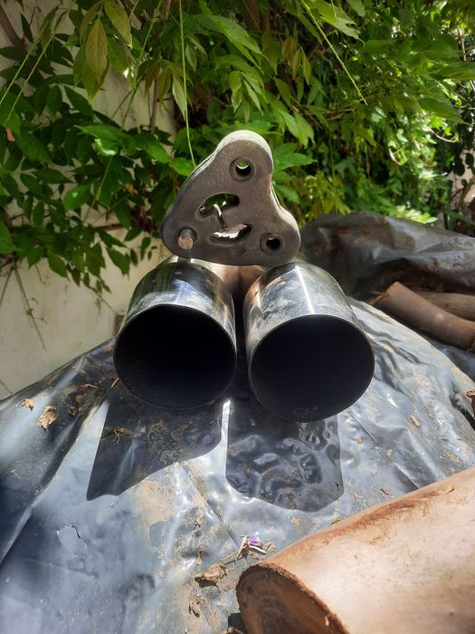 Ponteira de escape dupla