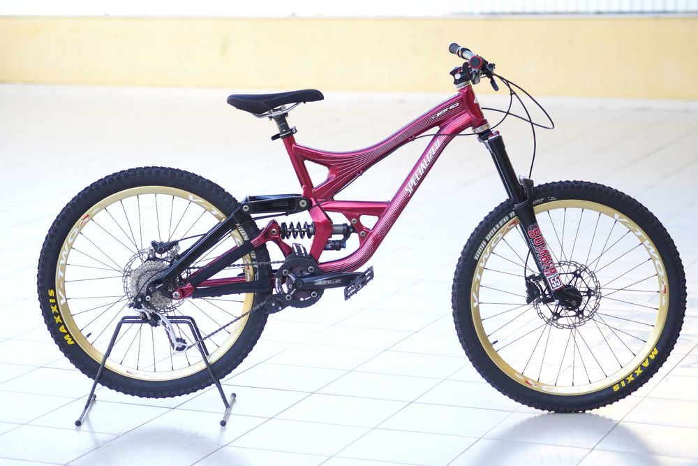 Specialized demo 8