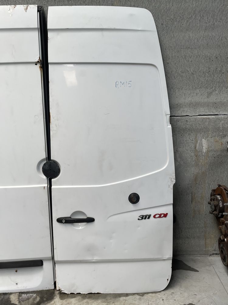 Porta traseira direita Mercedes Sprinter 311cdi (2008)