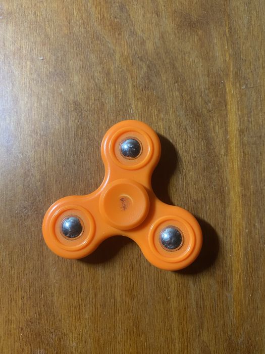 Помаранчевий дитячий спінер