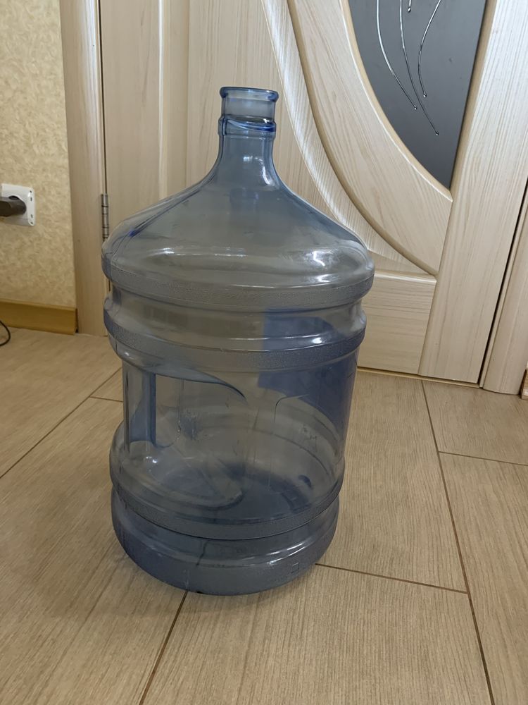 Бтыль поастиковый для воды с ручкой 2 шт.