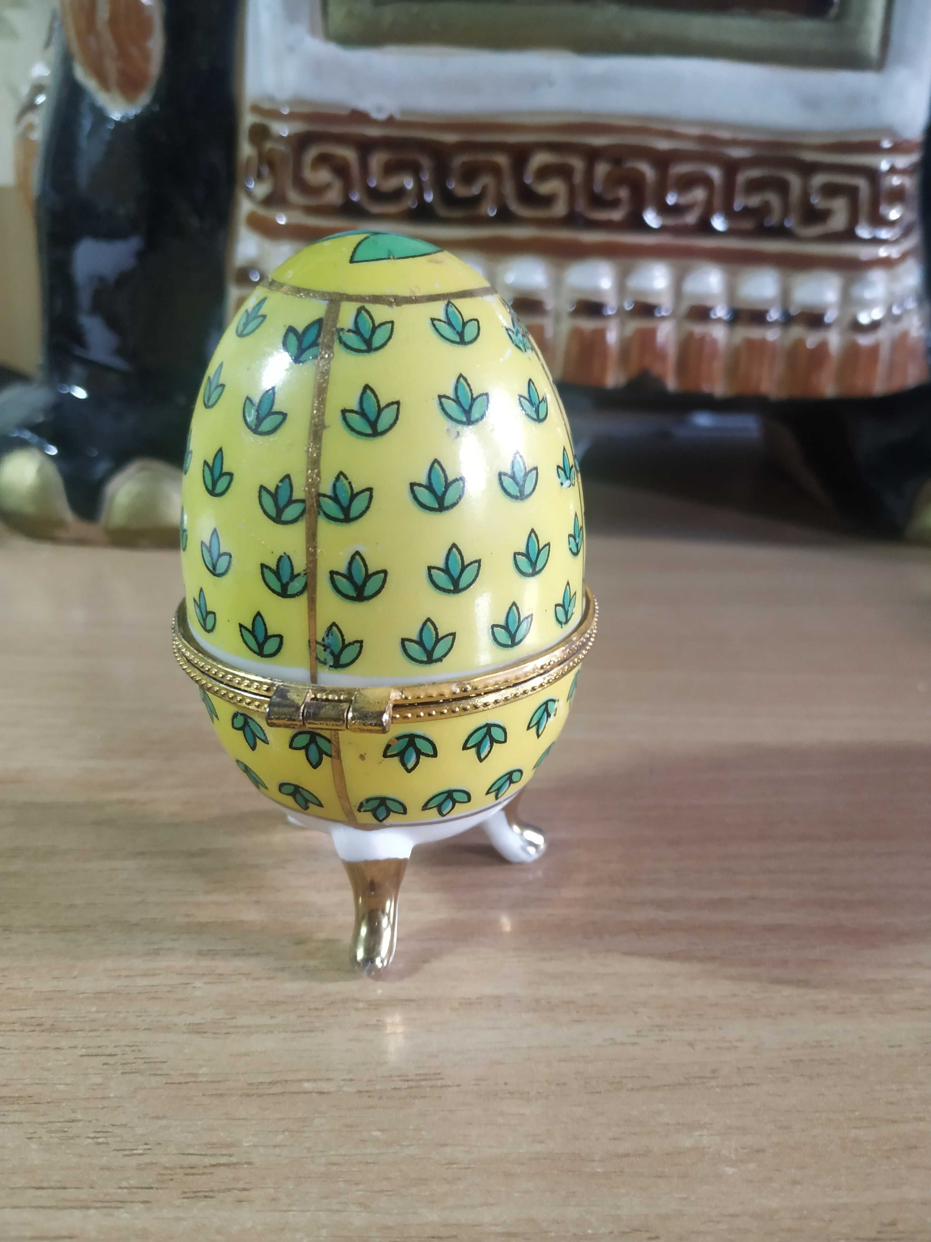 Скринька яйце. Порцеляна