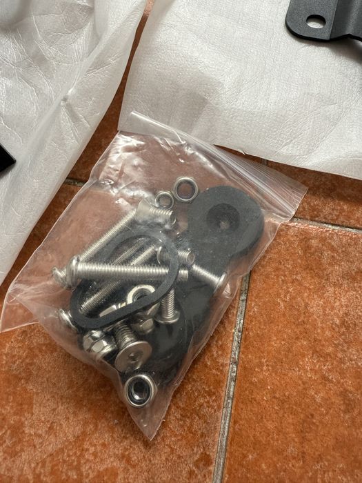 Suporte de Matrícula Curto