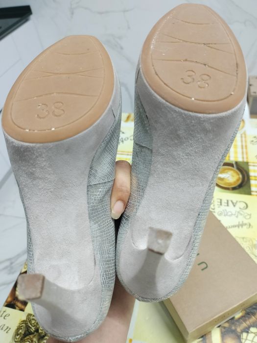 Sapatos de cerimónia - N° 38 - 20€