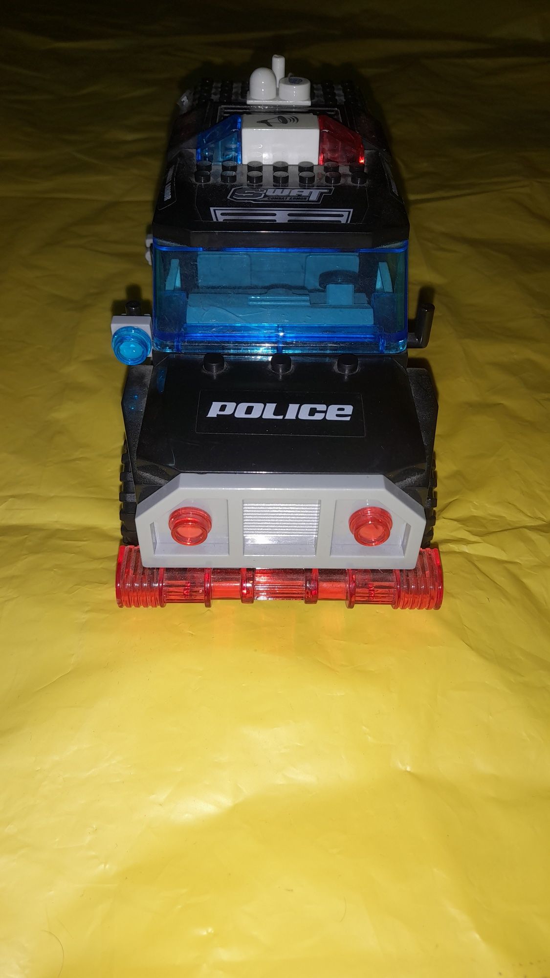 Pojazd Police SWAT + figurki.