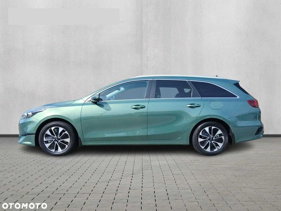 Ceed kombi Tribute  salon Polska