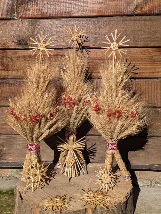 Різдвяні дідухи та прикраси