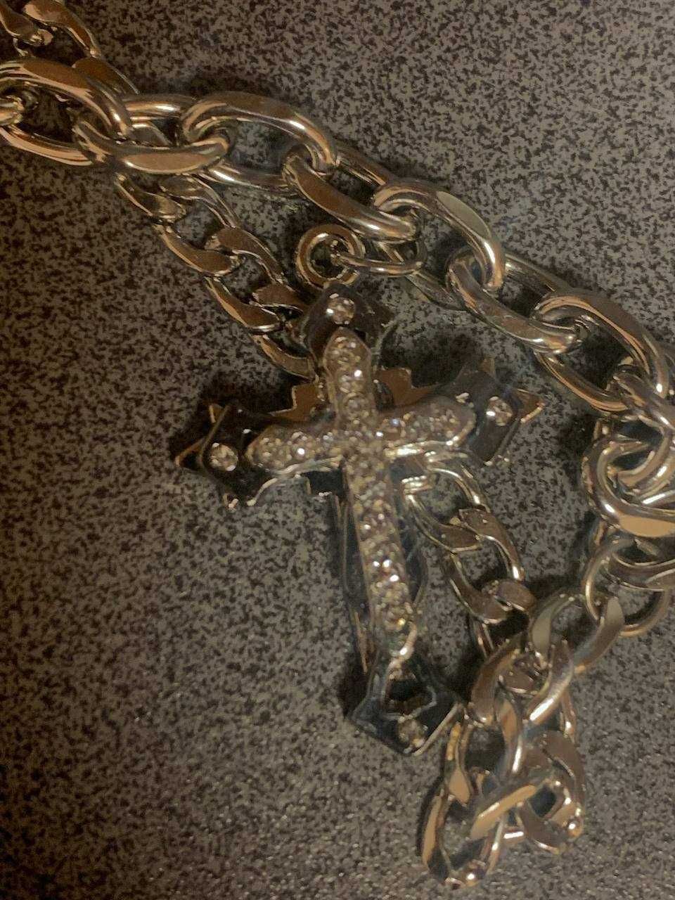 Srebrny naszyjnik łańcuch w kolorze z krzyżem w stylu Opium i y2k