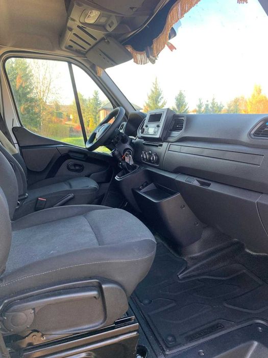 Renault Master z windą