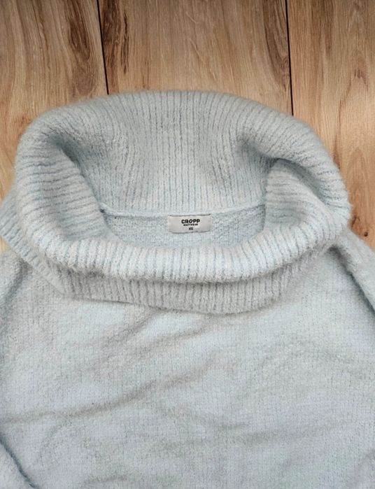 Błękitny golf gruby sweter