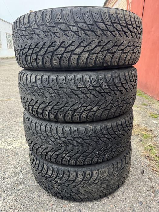 215/55 r17 Nokian hakkapeliitta r3 зима