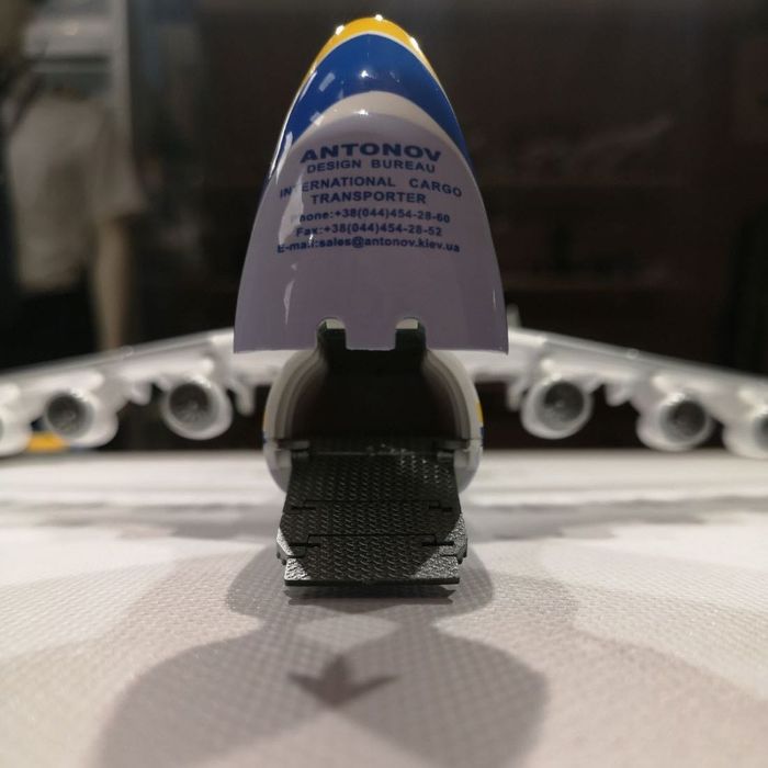Деталізована модель літака гіганта Мрія Ан - 225,масштаб 1:200