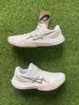 Волейбольні кросівки asics