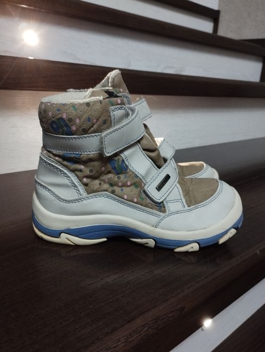 Взуття для дівчинки