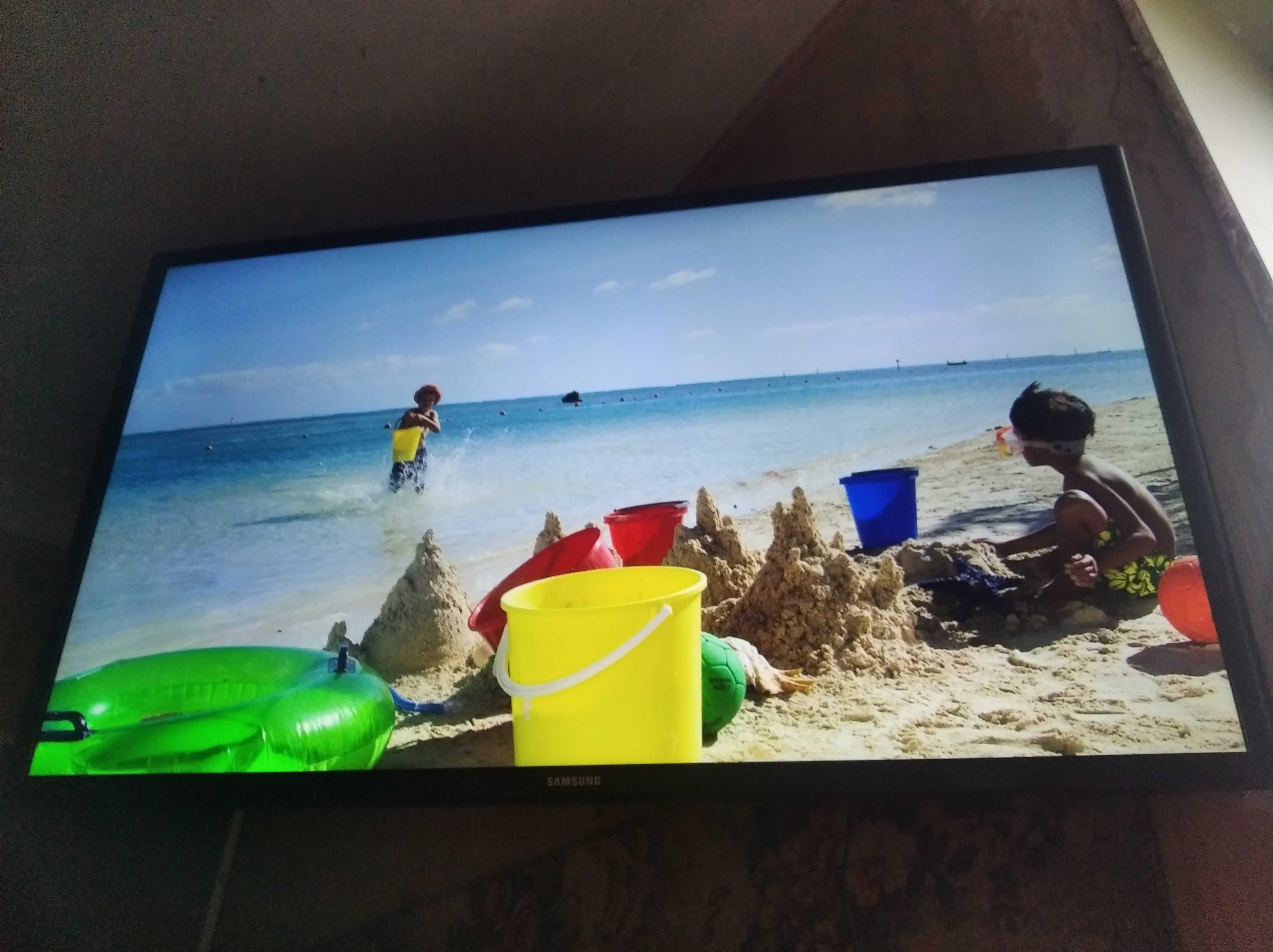 led телевизор Samsung UE32J5200АК. Smart, youtube. 2018 год